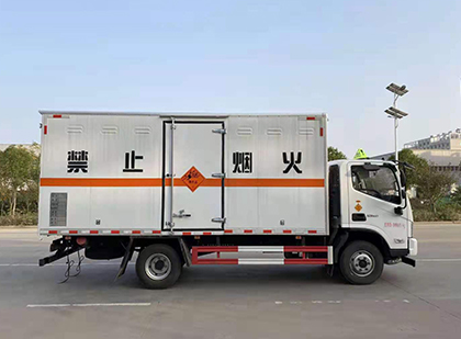 黑山爆破器材运输车